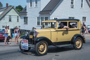 There were so many beautiful classic cars in the parade.