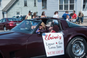 The Parade went right by Elaine's on Third Street!