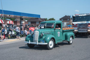 What a neat old vehicle.