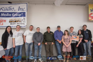 The whole GLR crew with our winner, Linda McLaren.